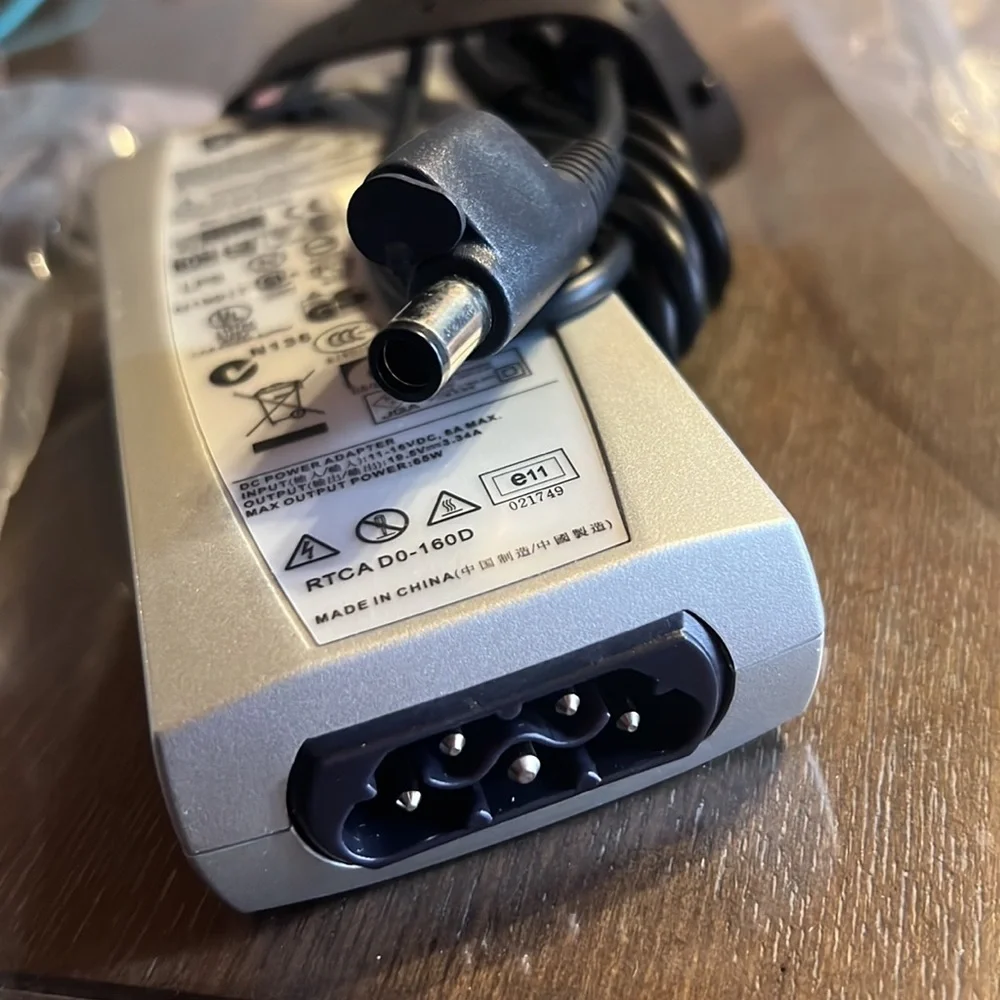 Dell Model HP-AF065B83 Silver 65 Watt AC Power Adapter & Car Adapter